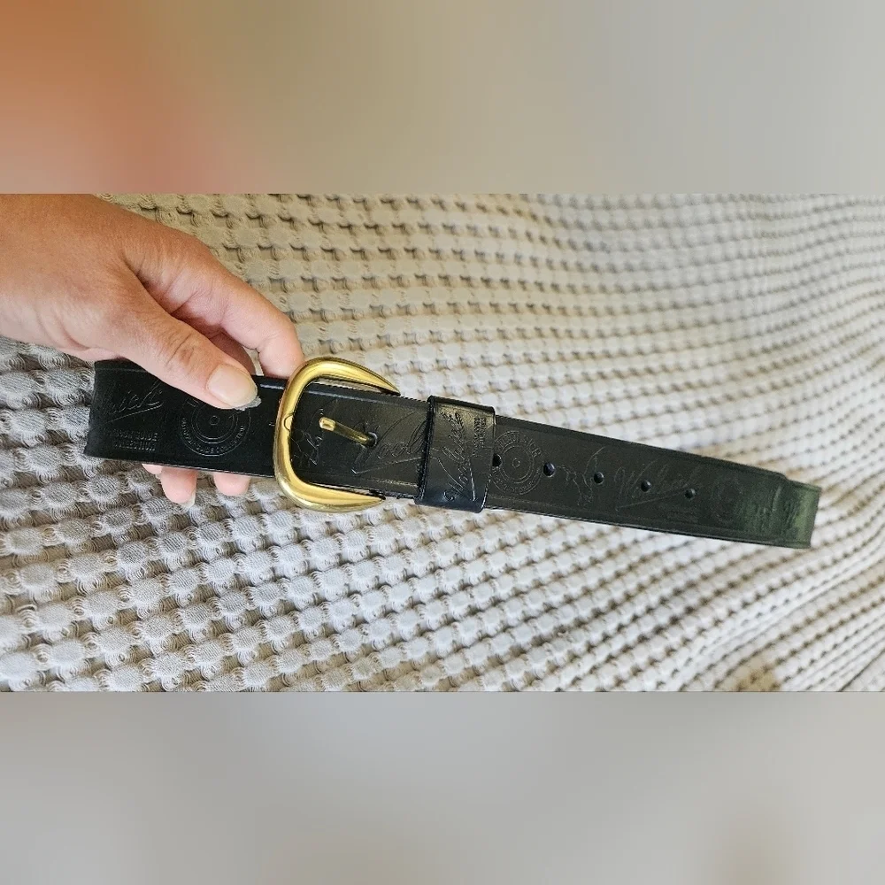 WOOLRICH Outdoor Guide Collection Leather Belt In Black with Gold Buckle.